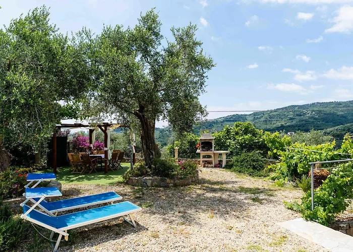 Garden By Interhome * Civezza