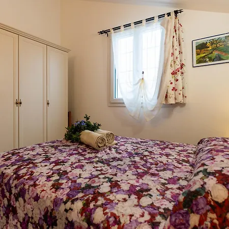 شقة Garden By Interhome Civezza