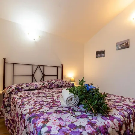 Apartment Garden By Interhome Civezza